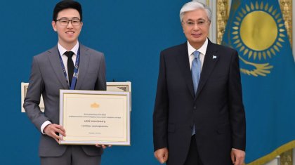 «Жүзден жүйрік, мыңнан тұлпар шығу оңай емес»: Тоқаев халықаралық пән олимпиадалары жеңімпаздарын марапаттады