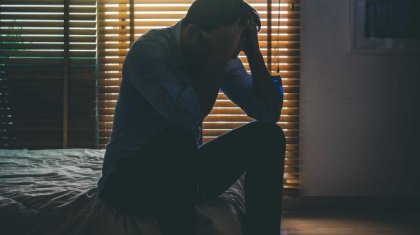 «Тыр жалаңаш ояндым, ұл балаларды іздейді»: Атырауда мұғалім мектеп директорының гей болып шыққанын мәлімдеді