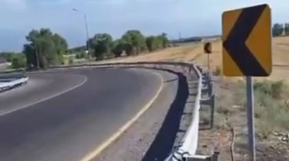 «Қағазда бәрі бар, ал іс жүзінде түк жоқ»: Алматы облысындағы қауіпті жол бөлігіндегі жарық мәселесі шешілмей тұр