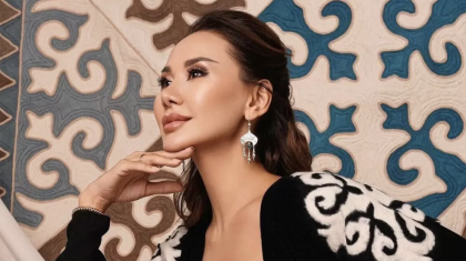 Динара Сәтжан әулетінде Абылай ханның шапаны сақталғанын айтып мақтанды