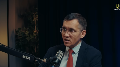 «Тілімізбен, ойымызбен Ресейге әлі отармыз» – Жанат Момынқұлов (ВИДЕО)