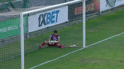 Шерхан Қалмұрза 50 метрден соққан допты қайтара алмай, жанкүйерлердің сынына қалды