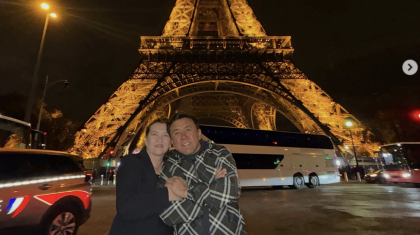 «Уәде бердім, орындадым»: Әнші Заттыбек әйелінің туған күнін Париж төрінде атап өтті (ВИДЕО)