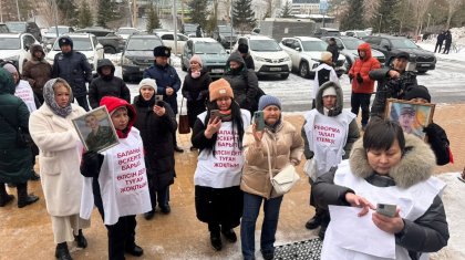 Әскери қызметте қаза тапқан сарбаздардың аналары митингіге шықты