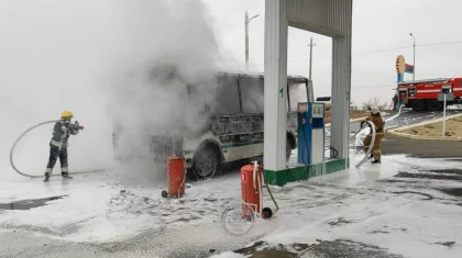 Атыраудағы жанармай бекетінде автобус өртенді