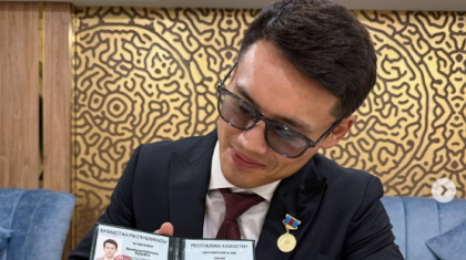 «Не еңбек сіңірді сонша»: Танымал актер атақ аламын деп елдің сынына қалды (ФОТО)