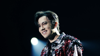 «18-де дәл осы сәтті армағанмын»: Димаштың Ригадағы концерті ерекше өтті (ФОТО)