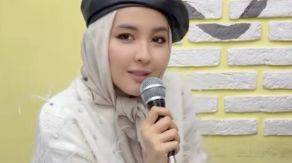 «Дауысы ерекше, жағымды»: Айдана Меденова қайта ән айта бастады (ВИДЕО)