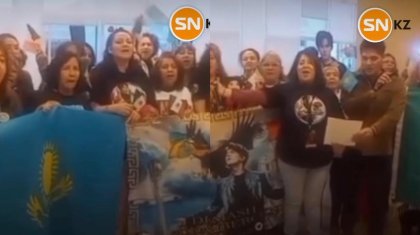 Димаштың мексикалық жанкүйерлері Тәуелсіздік күнінде әнұран орындады (ВИДЕО)