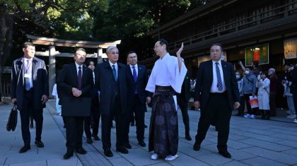 Тоқаев Жапонияда Мейджи Джингу ғибадатханасын аралап көрді (ВИДЕО)