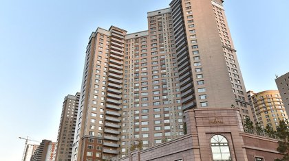 Астанада 2 адам көп қабатты үйдің терезесінен секіріп, көз жұмды