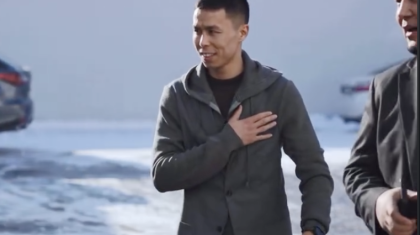 Шымкент жұрты екі дүркін әлем чемпионы Сәкен Бибосыновқа сәйгүлік мінгізді (ВИДЕО)