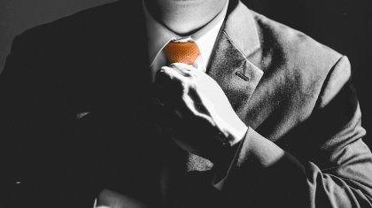 Мемлекеттік қызметкерлерге бизнеспен айналысуға рұқсат беру сыбайлас жемқорлықтың жаңа алаңы ма?