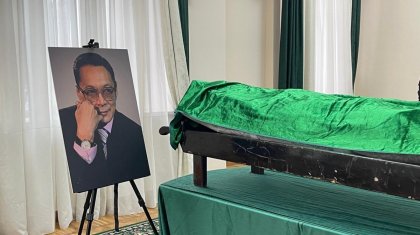 «Біздің өмір қайғылы, достым»: Нұрлан Сегізбаевтың жазған соңғы хаттары оқылды