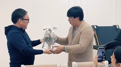 «Өнер адамына артық етпейді»: Қызылордалық азамат Бүркітке ерекше сый тарту етті (ВИДЕО)