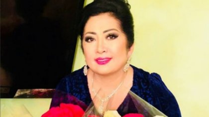 Ерке Есмахан Мақпал Жүнісоваға ерекше сыйлық жасады (ВИДЕО)