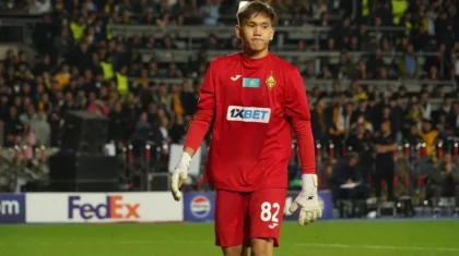 Шерхан Қалмұрза жаңа келісімшартқа қол қойды