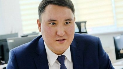 «Бұл идеологиялық емес, практикалық қадам» – Айбар Олжаев Конституциялық өзгерістер туралы