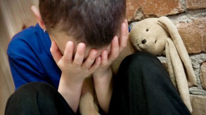 «Бұрынғы күйеуіне ерегескен»: Таразда әйел өз баласын аяусыз ұрып-соққан (ВИДЕО)