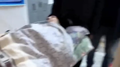 БҚО-дағы ауруханада лифт жоқ: дәрігерлер науқастарды қолмен тасып жүр (ВИДЕО)