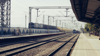 Түркістан облысында теміржолшы пойыз астына түсіп, көз жұмды