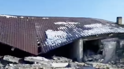 Ер адам көз жұмып, әйел жансақтауда жатыр: Арқалықта тұрғын үйде жарылыс болды