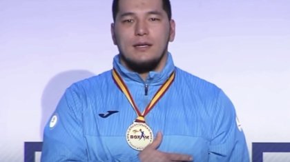 Әнұран тоқтап қалған: Қазақ боксшылары гимнді жанды дауыста айтып шықты (ВИДЕО)