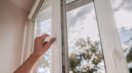 Таразда әйел екі баласын 5-қабаттан лақтырып жіберді