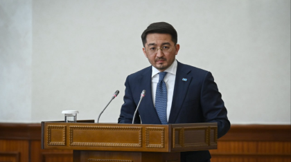 KazLLM-ге көшу: Тоқаев министр Мәдиевтің жауабына күмән келтірді