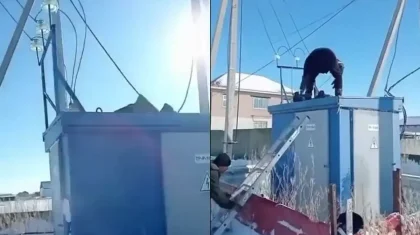 Астанада ер адам қосалқы станцияға көтерілемін деп токқа түсті