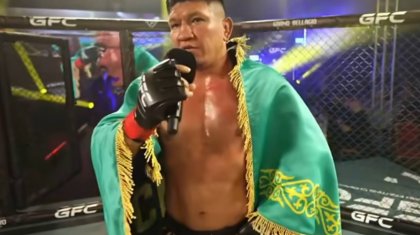 Қуат Хамитов Батуми төрінде бразилиялық Алан Силваны жеңді