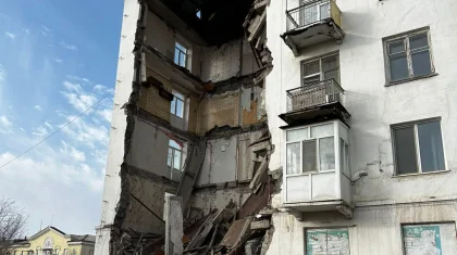 Балқашта көпқабатты үй опырылып түсті (ВИДЕО)