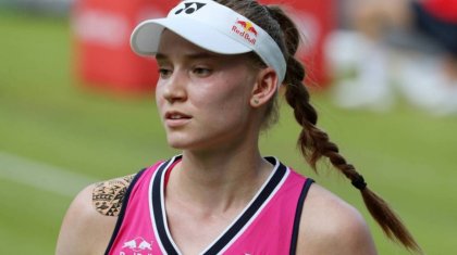 Ойыннан шеттетілді: Рыбакинаның денсаулығы Дубайдағы турнирде күрт сыр берді