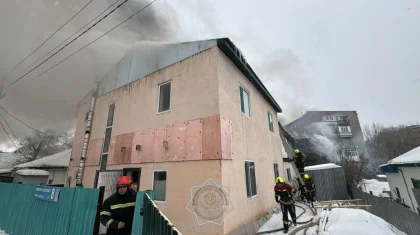 Астанада Байқоңыр ауданындағы екі қабатты ғимарат өртенді