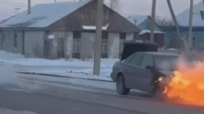 Петропавлда жеңіл көлік өртеніп кетті (ВИДЕО)