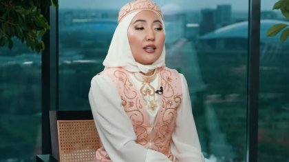 «Алланың 3 есімін айтып, қарыздан оңай құтыл»: Айтыскер Сара Тоқтамысова туралы шу шықты