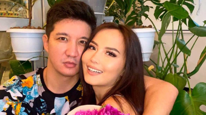 «Бұл да екінші әйел ғой»: Айқын Төлепберген жарын құттықтаймын деп сынға қалды