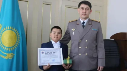 БҚО-да 9 жастағы бала үйдегі өрт кезінде екі інісін құтқарып қалған