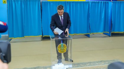 Олжас Бектенов ҚР жаңа Конституциясын қабылдау жөніндегі референдумда дауыс берді