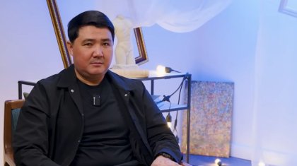 «Шапалақ жеді»: Алтынай Жорабаеваның інісі әйеліне қол көтергенін айтты (ВИДЕО)