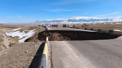 «Кеген – Нарынқол» трассасында жолдың бір бөлігі опырылып түсті (ВИДЕО)