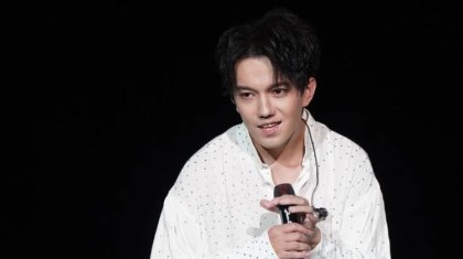 Димаш Құдайберген Испаниядағы жанкүйерлерін қуантпақ