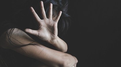 Екі күдікті ұсталды: Алматыда 15 жастағы жетім қызды 8 жігіт жабылып зорлаған