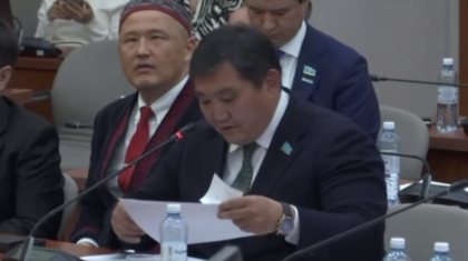 Бір телефонмен тіркелген екі компания қалайша миллиардтаған тендерді ұтып жүр?