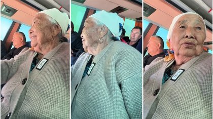 «Апа, Қытай жеріндесіз»: 89 жастағы әже 20 жылдан кейін туған бауырларымен қауышу үшін шекара асты (ВИДЕО)