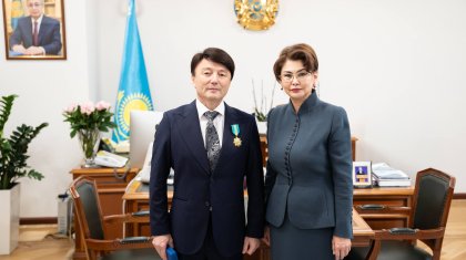Димаштың әкесі Қанат Айтбаев «Парасат орденімен» марапатталды