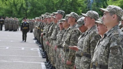 Қорғаныс министрлігі әскердегі намаз мәселесіне түсініктеме берді