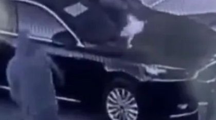 Қарағандыда Kia K5 көлігін әдейі өртеген: жалын киіз үй мен дүкенге тарады