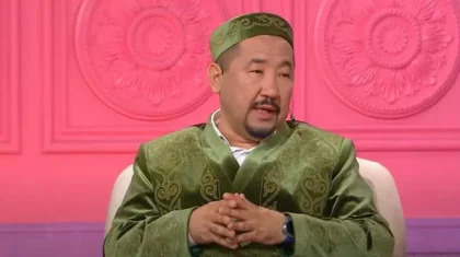 «Тірідегі сыйластық маңызды»: Нұрлан имам зиратқа сурет қоятындарға қатысты ойын айтты (ВИДЕО)