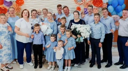 «Жеті қыз, тоғыз ұл»: Мәскеулік әйел 16-баласын дүниеге әкелді